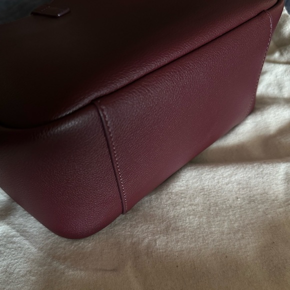 Yves Saint Laurent Burgundy Hobo Bag with Gold Accents le 5 a 7 small - Picture 7 of 8